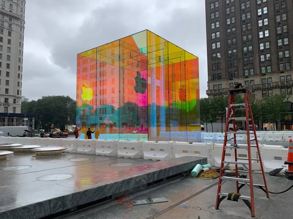 這一次，蘋果店讓大家「性高潮」了！網(wǎng)友：在紐約大道升起彩虹！